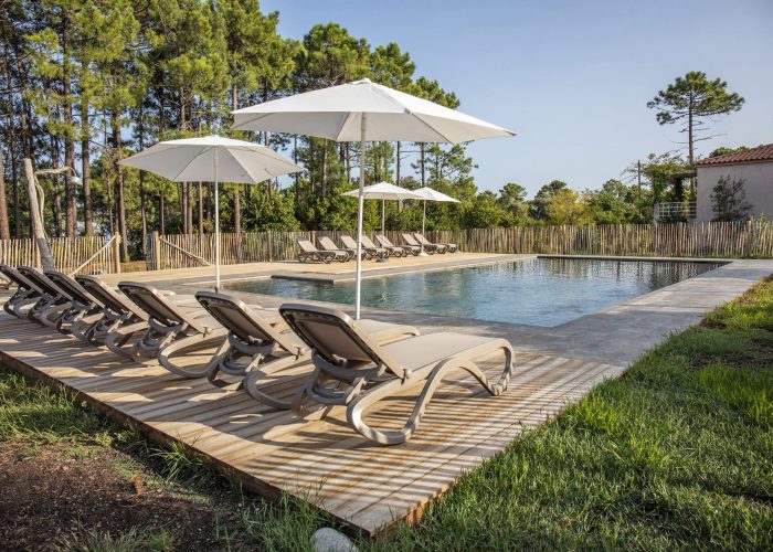 Piscine du domaine dans une résidence de villas en Corse du Sud
